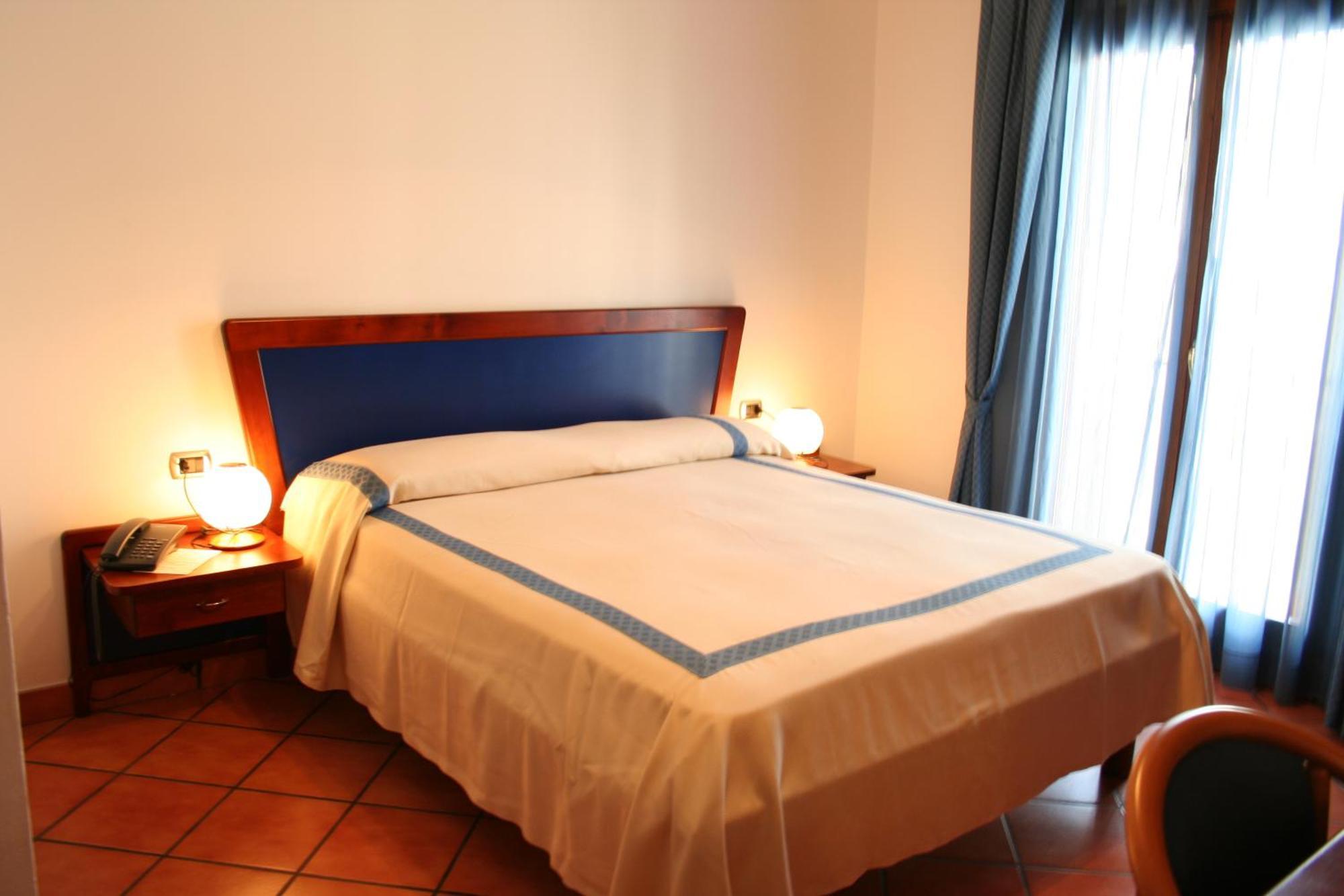 Hotel Locanda Dei Trecento 사프리 외부 사진