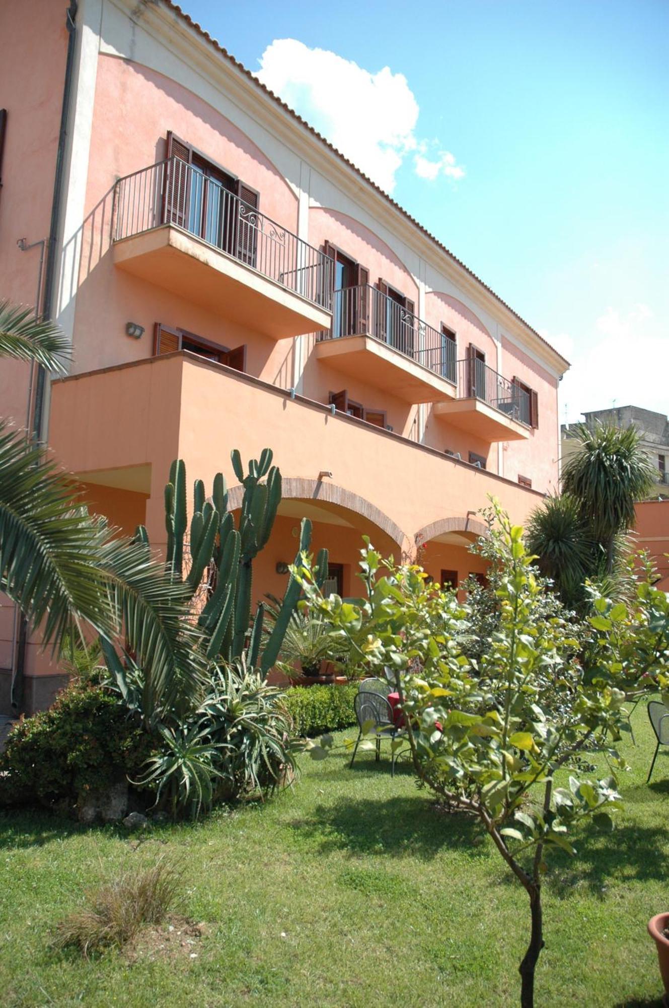 Hotel Locanda Dei Trecento 사프리 외부 사진