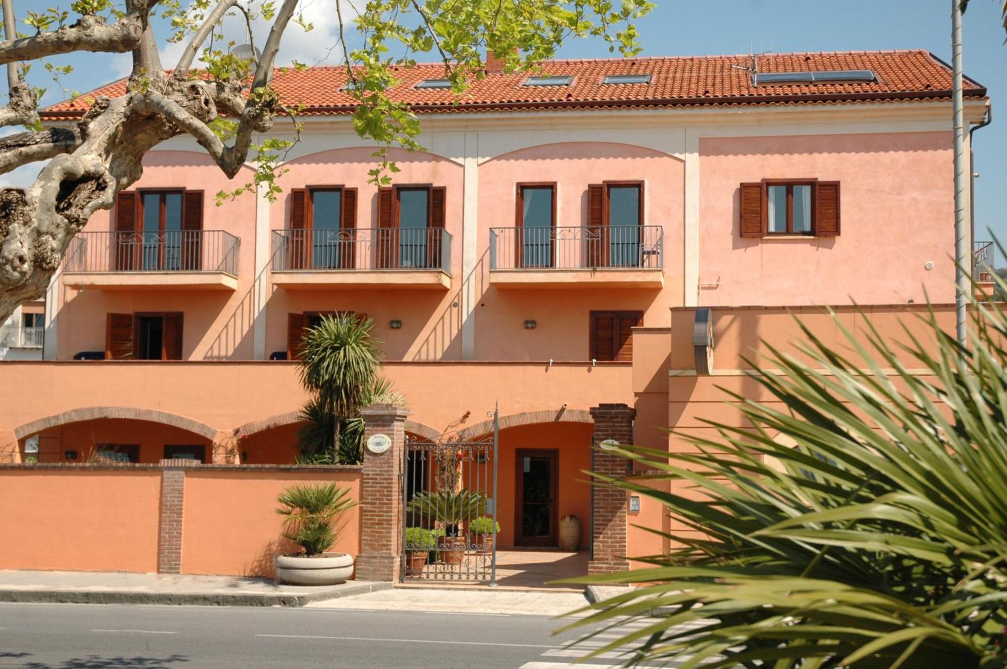 Hotel Locanda Dei Trecento 사프리 외부 사진